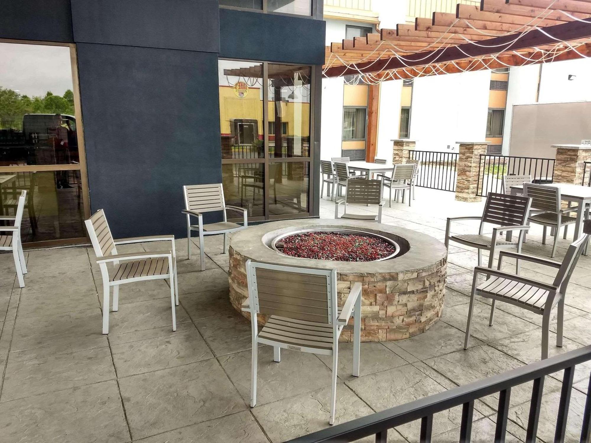 Country Inn & Suites By Radisson, Indianapolis East, In Экстерьер фото
